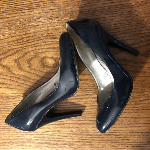 Navy patient leather heels size 7 - Picture 5 of 6